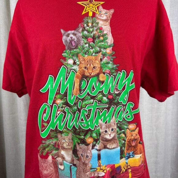 Meowy Christmas Cat Graphic T-Shirt Red 100% Cotton Size Large - Picture 2 of 5